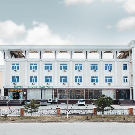 Buyuk Ipak Yo'Li Hotel Namangan Exterior photo
