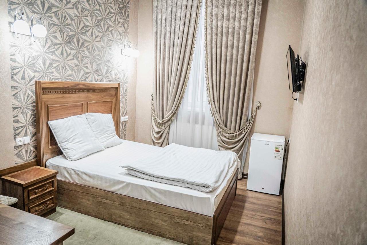 Buyuk Ipak Yo'Li Hotel Namangan Exterior photo
