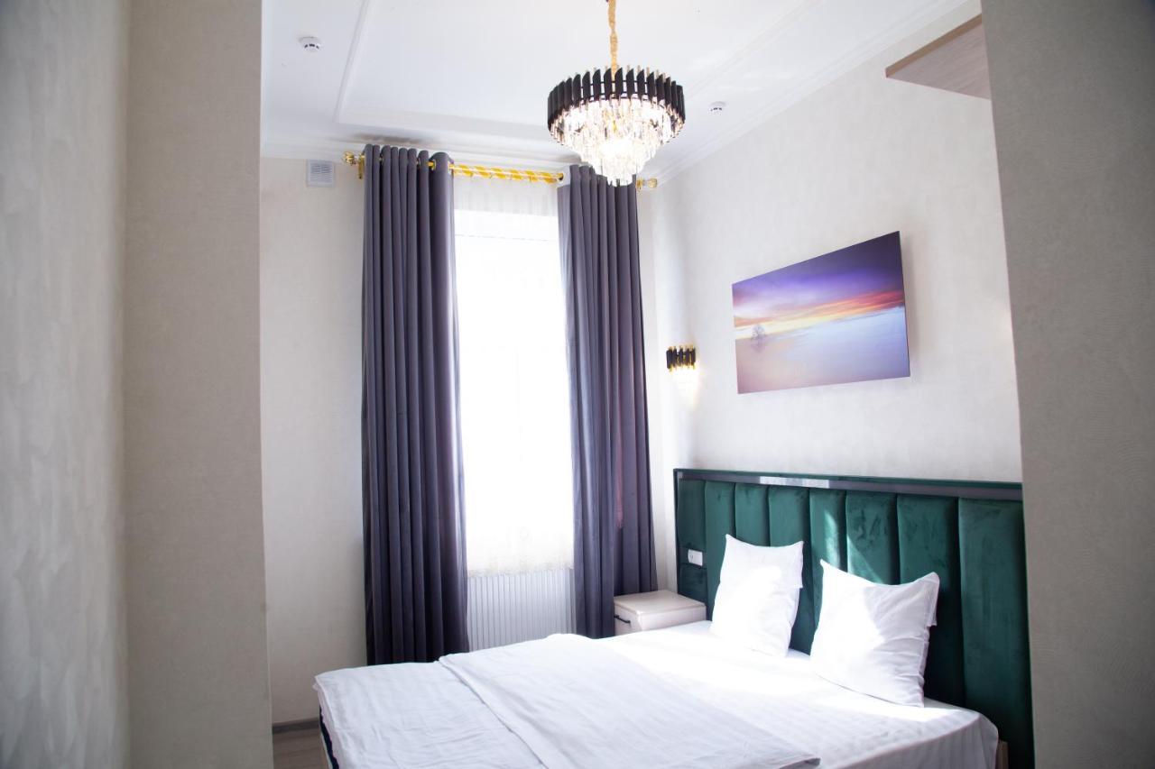 Buyuk Ipak Yo'Li Hotel Namangan Exterior photo